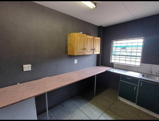 INDUSTRIAL PROPERTY TO RENT IN HENNOPSPARK